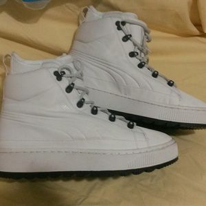 SOLD... Puma Basket Mid Winter Toe Sneakers